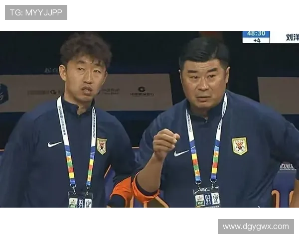 韩鹏42岁惨败瘫坐 泰山球迷怒吼